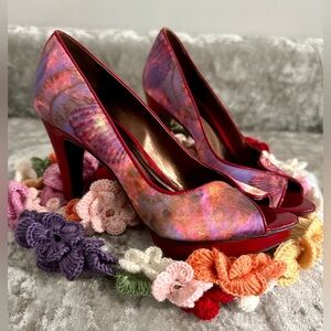 Carlos Santana Iridescent Pink Red Peep-Toe Heels